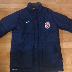 Lower Merion soccer size L Nike Parka winter coat . Mens - navy